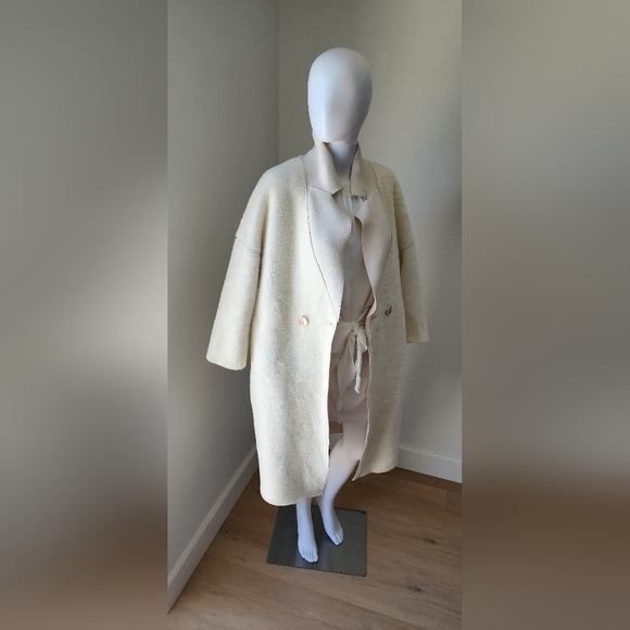 Luxurious Ivory Faux Fur Coat L - XL! - Picture 2 of 13